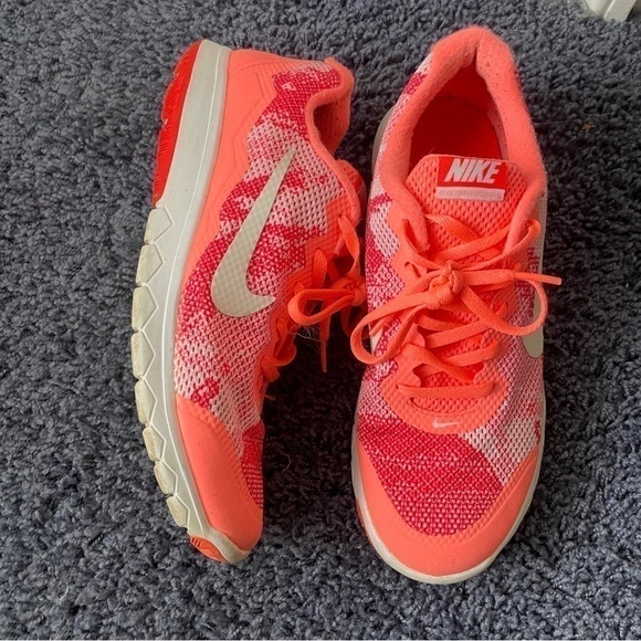 𝅺nike Running Sneaker Pink Orange Size 8 - Picture 1 of 12
